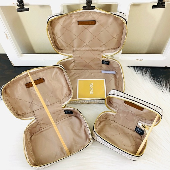 Michael Kors Travel Cubes & Jewelry Case Set - Picture 7 of 15